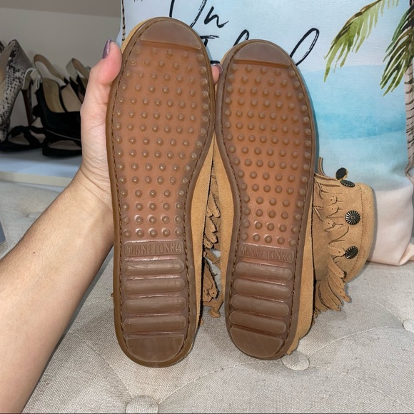 Minnetonka Moccasins Double Fringe Side Zip Taupe Suede Boots Size 8.5 - Picture 12 of 12